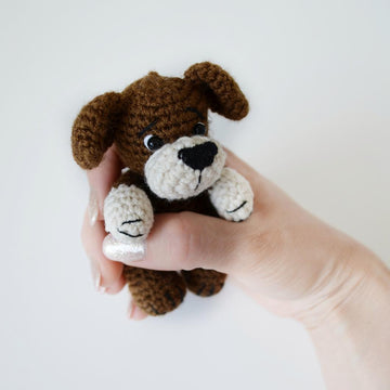 Amigurumi dog keychain