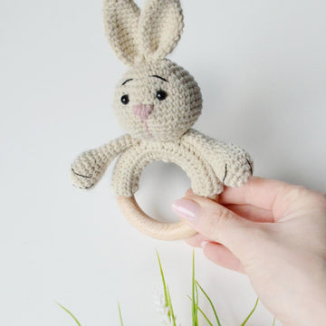 Crocht bunny baby rattle amigurrumi pattern