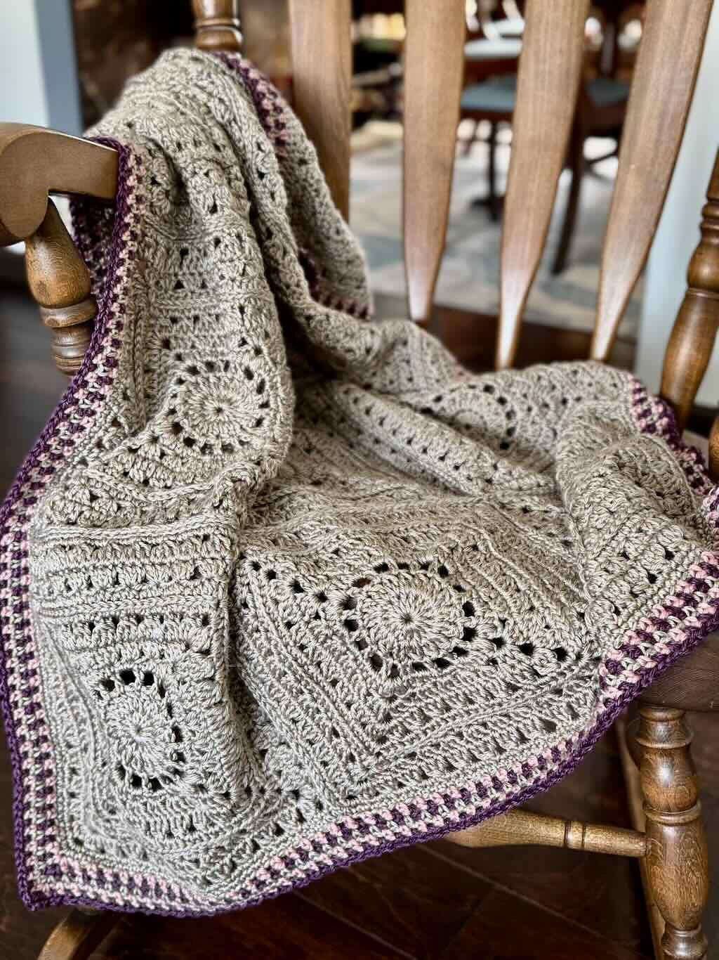 Gentle Embrace Lapghan