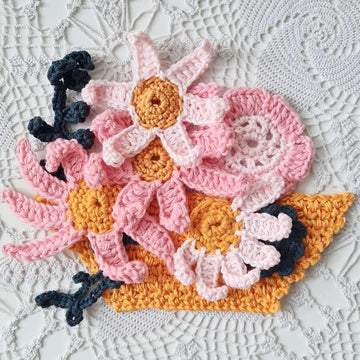 Flower Kissed Vases Appliques