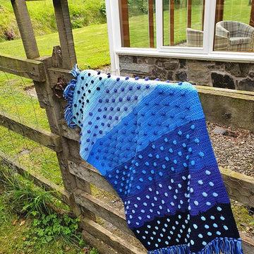Little Bobble Blue Blanket