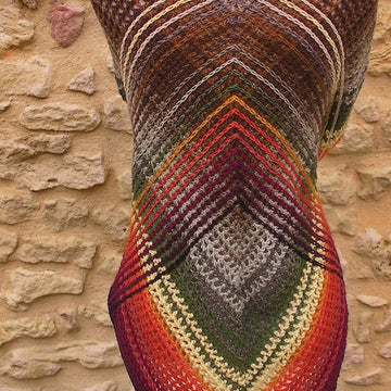 Hiedra Triangle Wrap