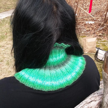 Cabled Trellis Cowl