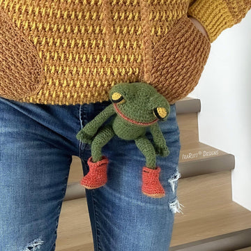 Jabka The Traveling Frog Amigurumi