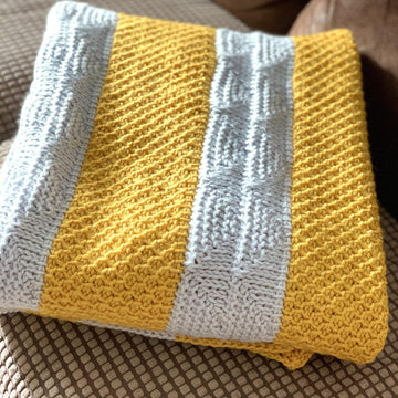 Honey Peaks Throw