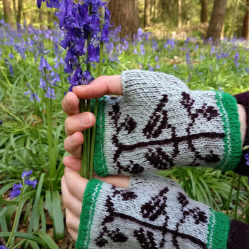 Acorn Tree Handwarmers