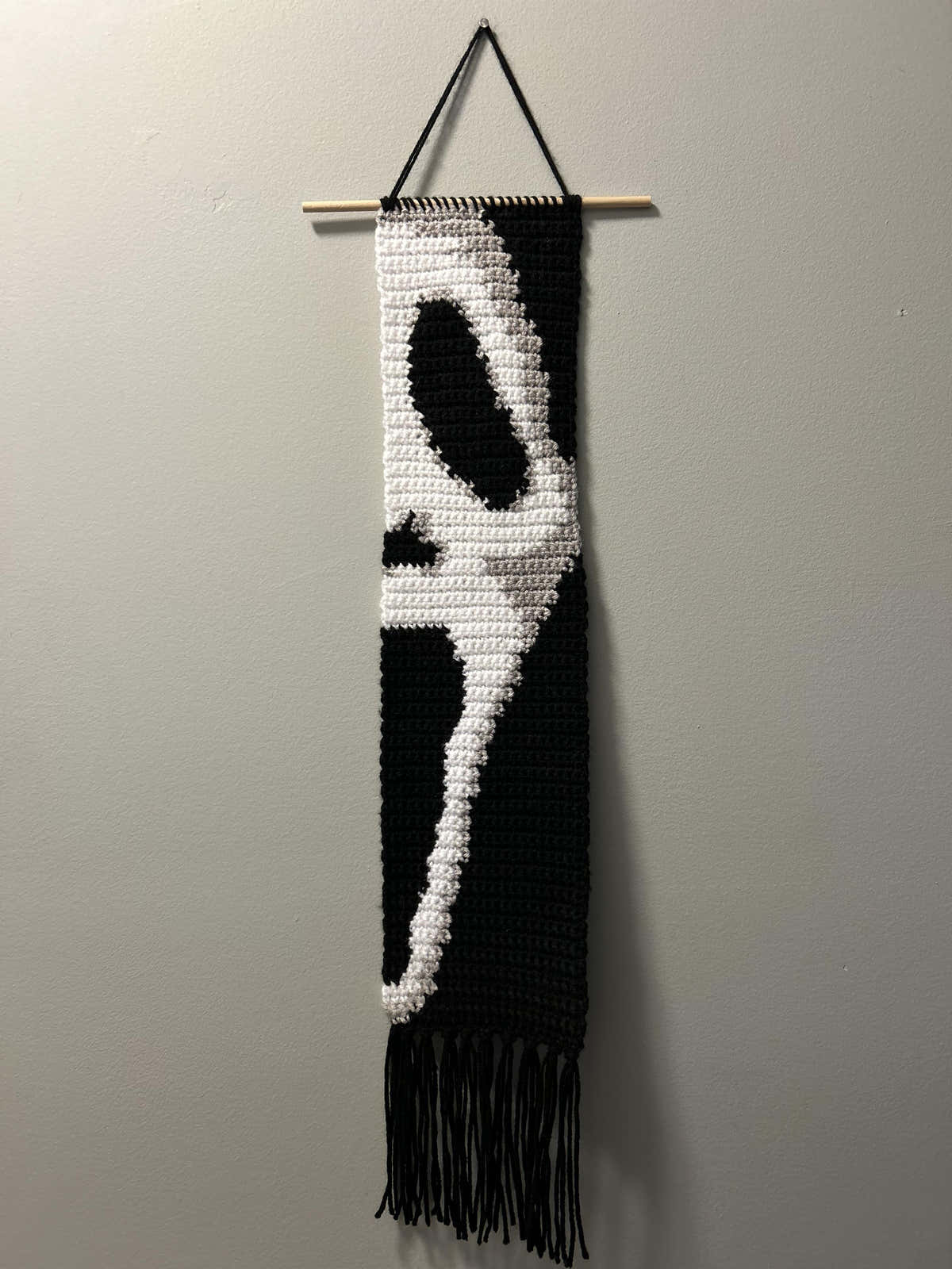 Ghost Wall Hanging Graph Pattern