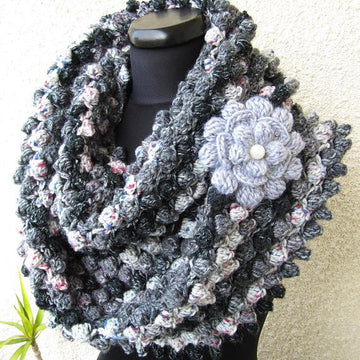 Infinity Gray Scarf With Flower Tutorial Pattern