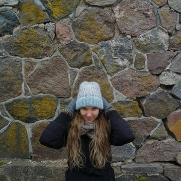 Along hat