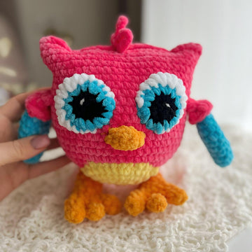 Owl and woodpecker toys