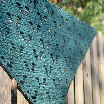Under the tree shawl