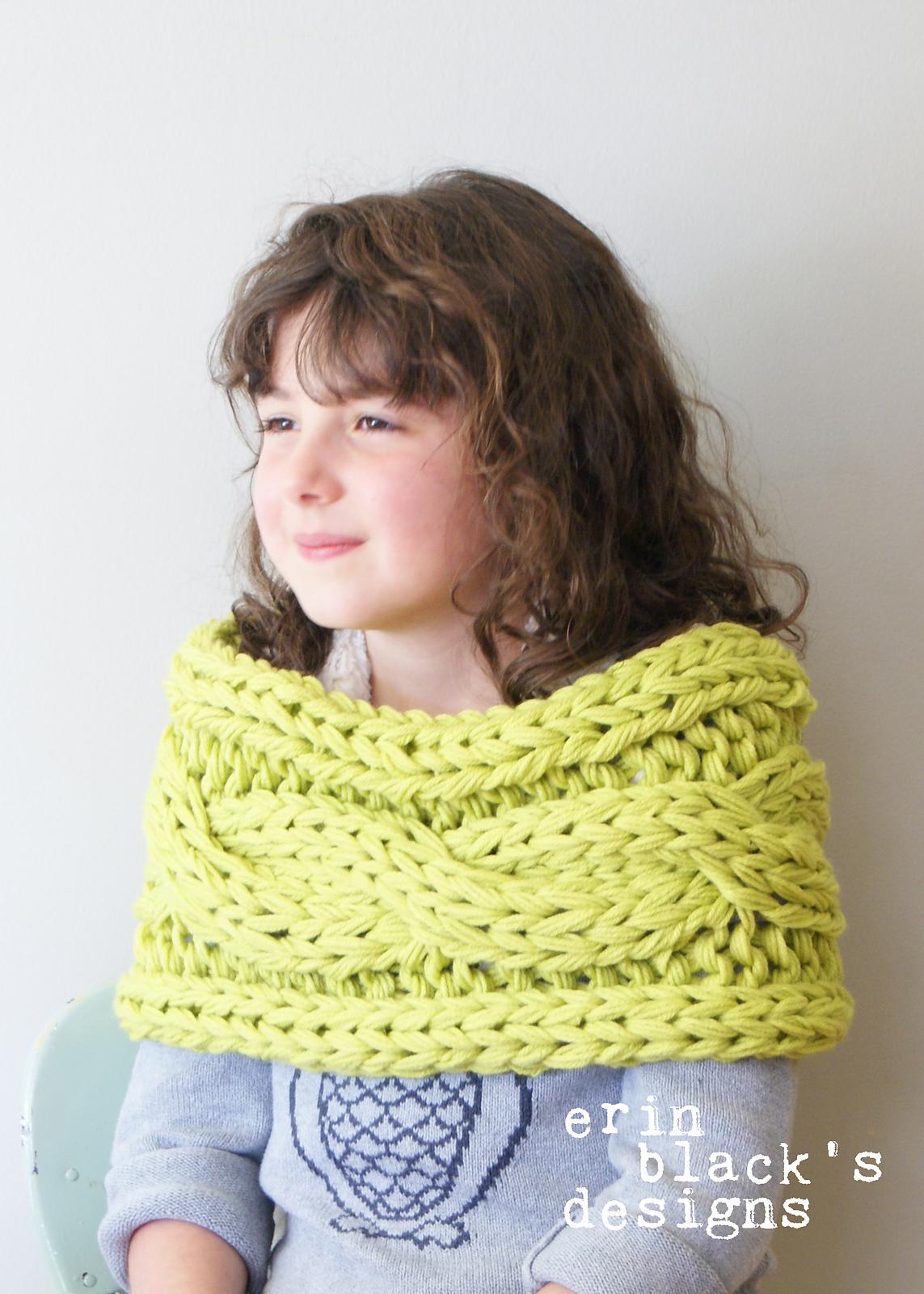 Chunky Knit Twisted Cable Cowl (cowl002)