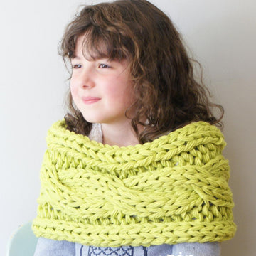 Chunky Knit Twisted Cable Cowl (cowl002)