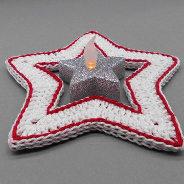 Crochet pattern star hanging decoration - super easy and versatile - from scraps of yarn