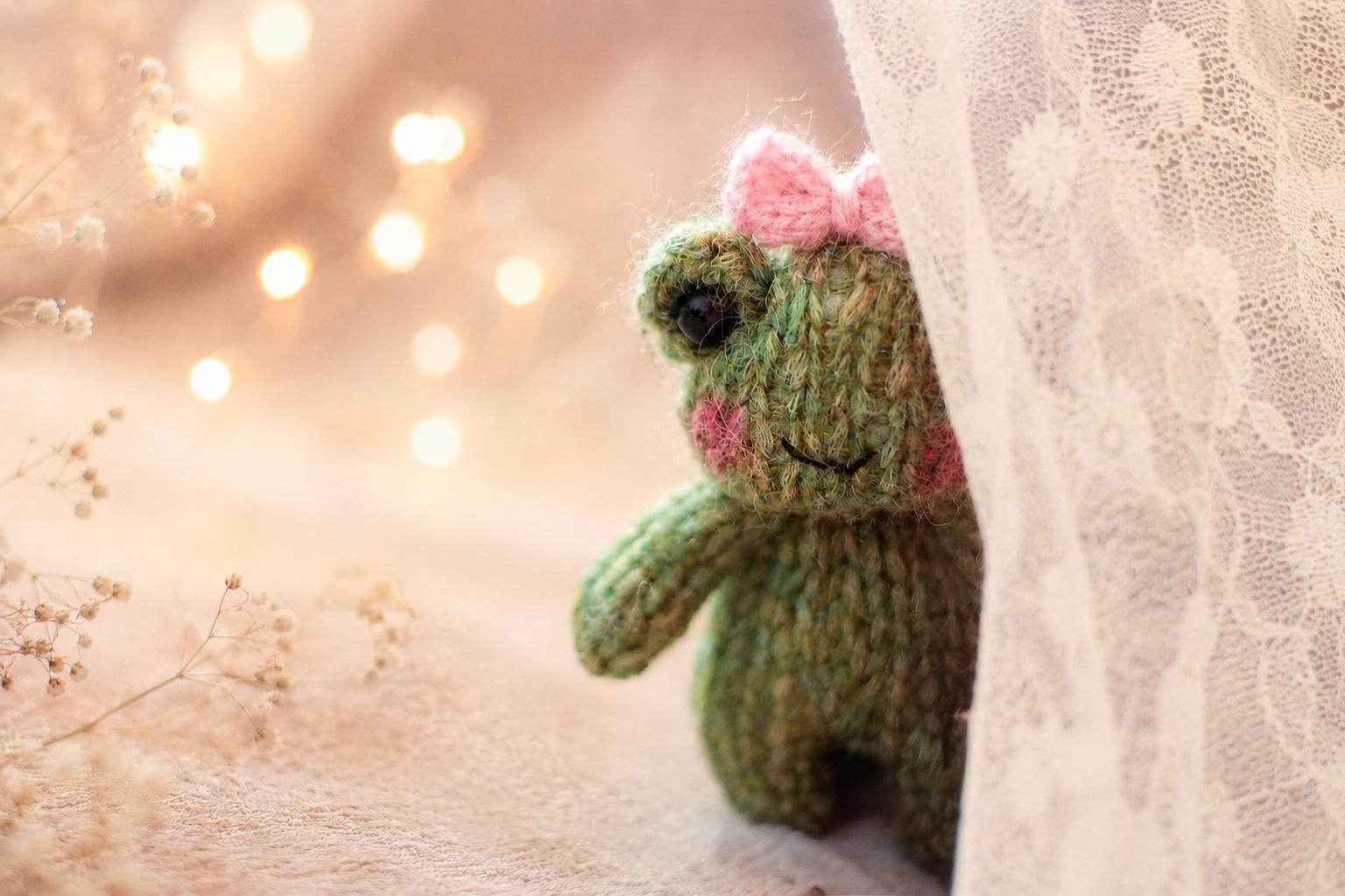 Tiny FROG Knitting Pattern, 9cm, Woodland Animal Knit Pattern PDF