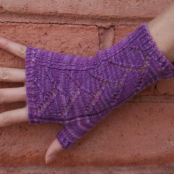 Sugar Plum Lace Mitts