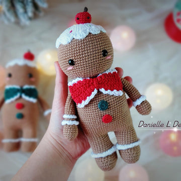 Gingerbread man amigurumi