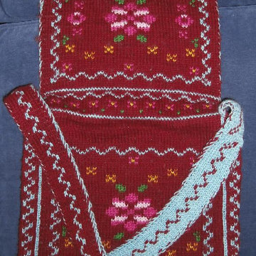 Rambling rose shoulder bag