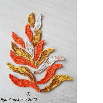 Leaves in three sizes in autumn crochet decor