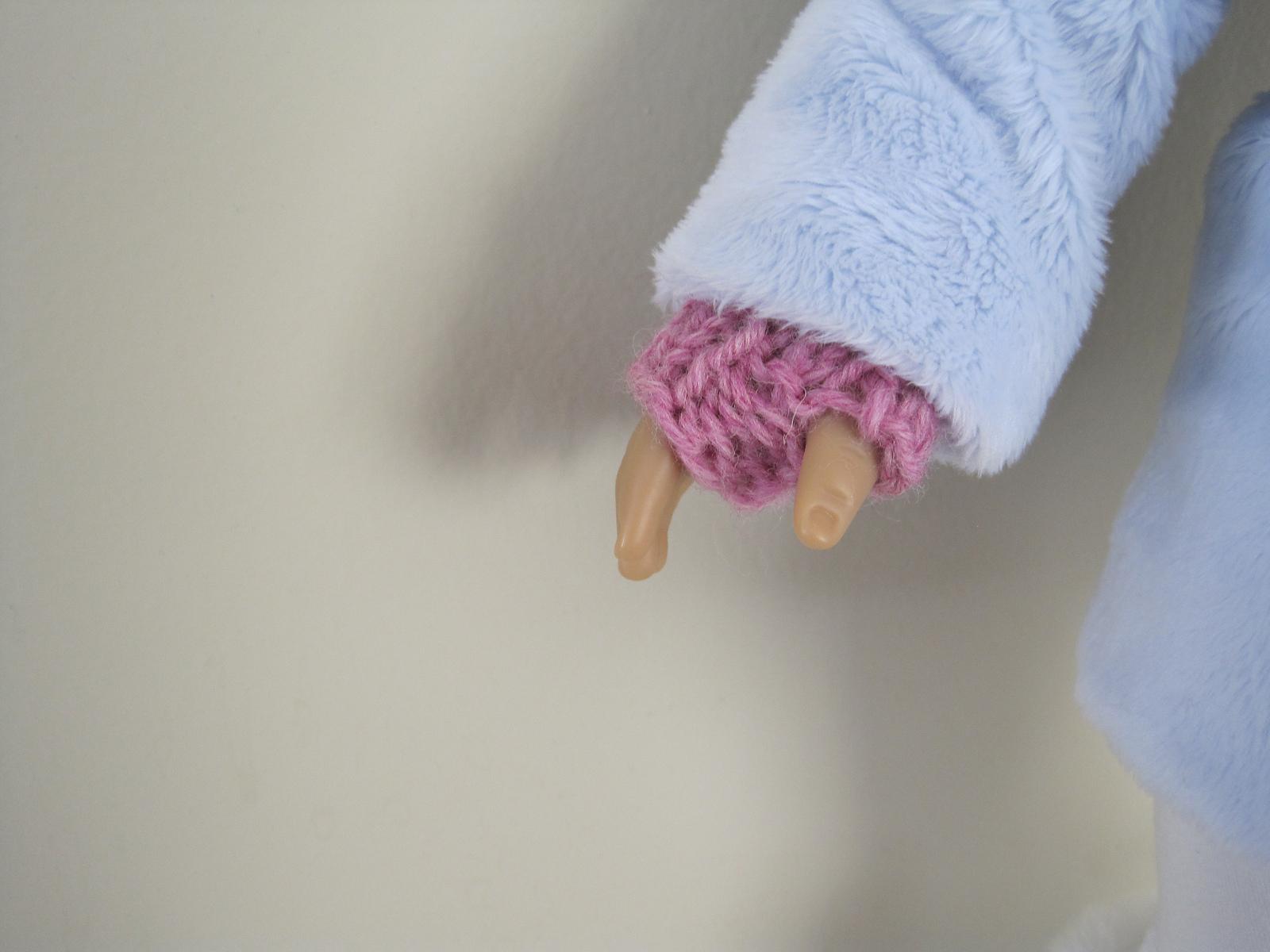 Super-Easy Doll Handwarmers