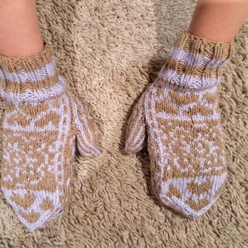 Heartfelt Mitten