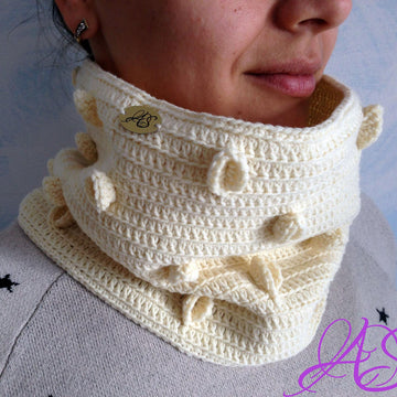 Delicate Half Moon Cowl Crochet Pattern