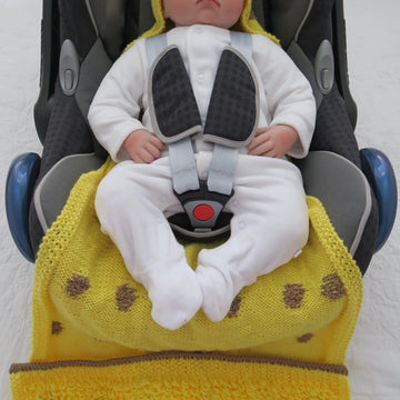 Giles Giraffe Hooded Baby Car Seat Blanket