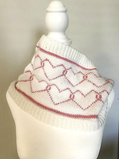 Connected Hearts Cowl