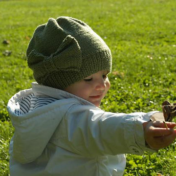 Girl hat with bow