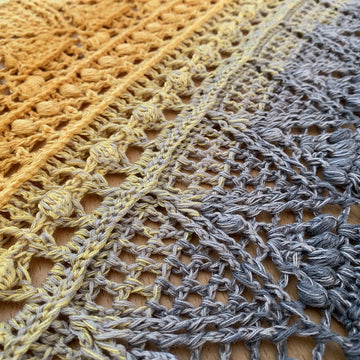 Triangular Scarf "Elysia"
