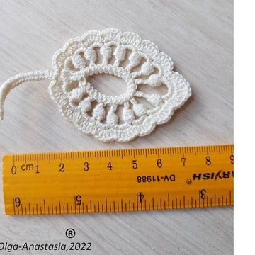 White openwork leaf