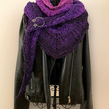 Flat Triangular Scarf "Eunomia"