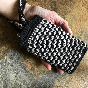 Crochet phone holder and wristlet