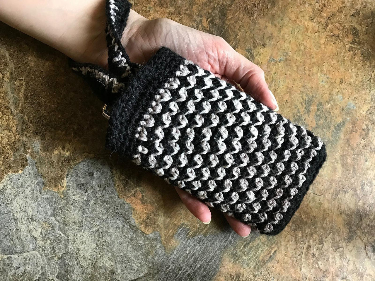 Crochet phone holder and wristlet
