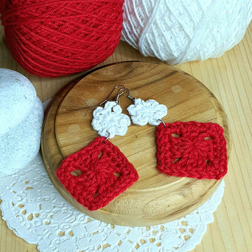 Flower and square earrings