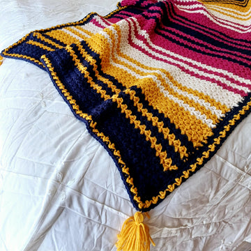 Yzabel Throw
