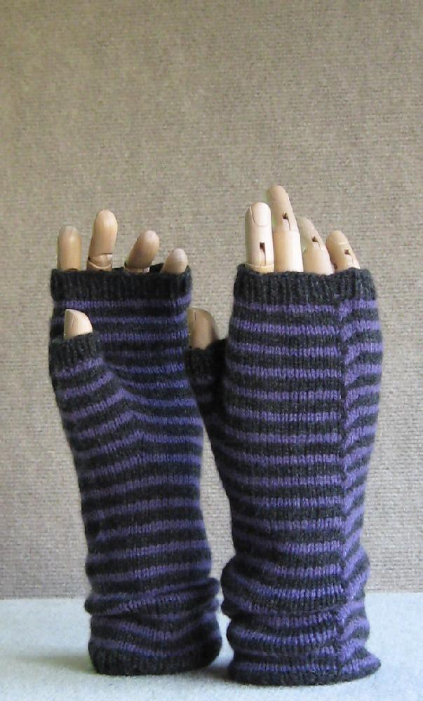Kinnikinnick mitts