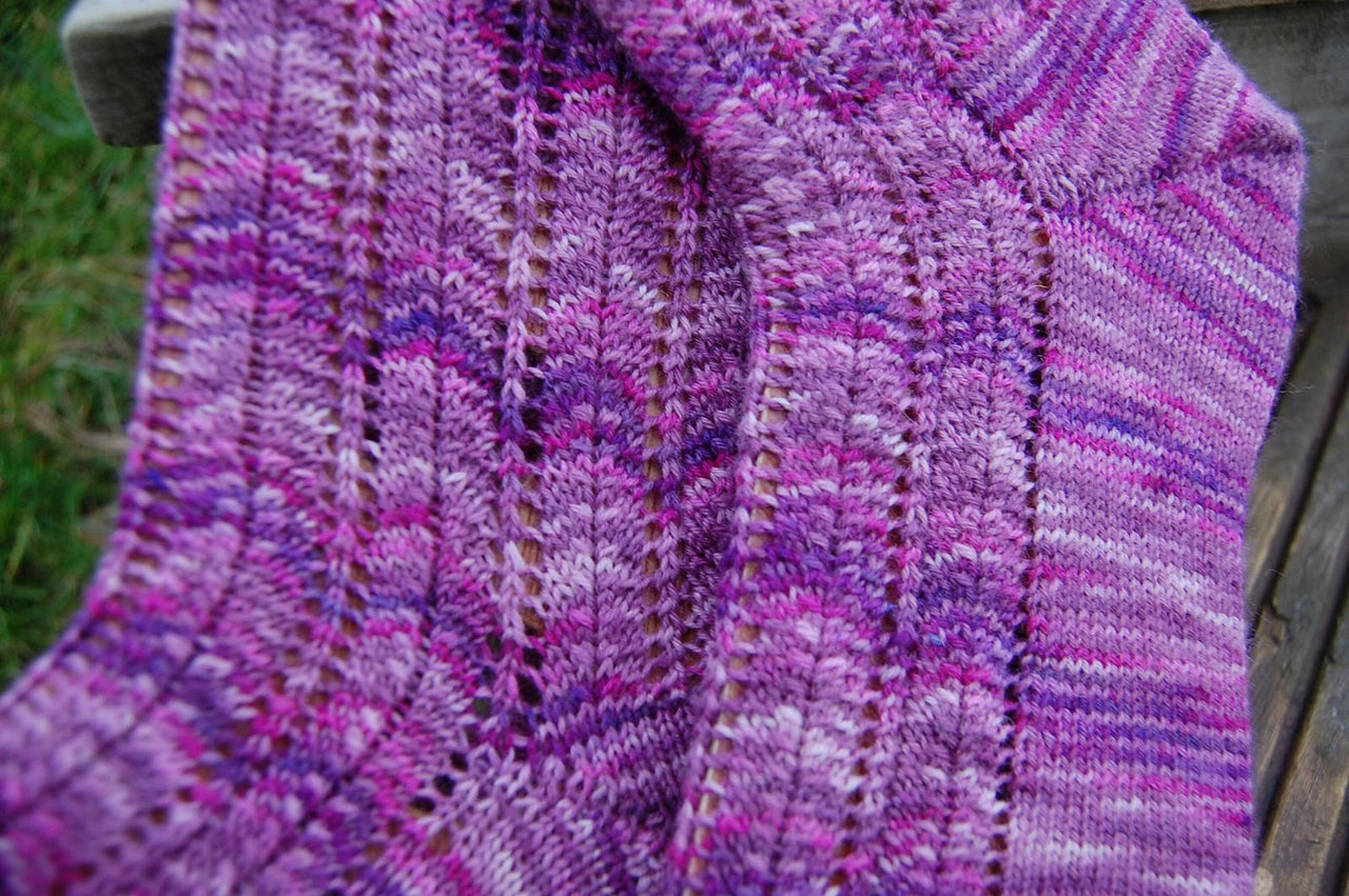 Scalloped Tulip Socks
