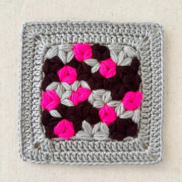 82 CamoDots Square Motif