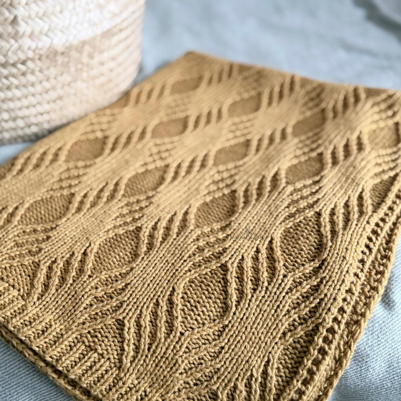 Yin Yarn Baby Blanket
