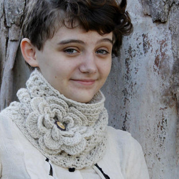 Crosslita Cowl