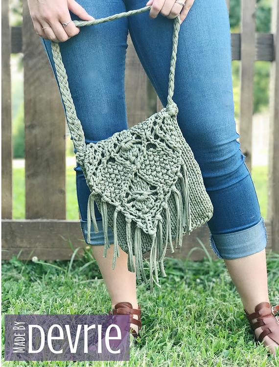 Daisy Fringe Purse