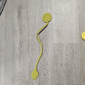 Daisy Keychain and Bookmark