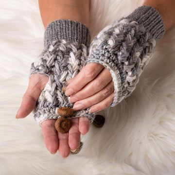 Angel Feathers Fingerless Gloves