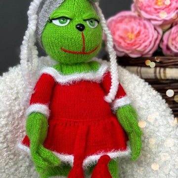 Miss Grinch knitting pattern.
