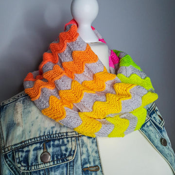 Wavy Path Cowl