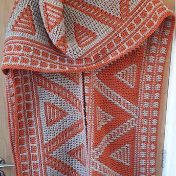 Reversable Peaks Ruana Shawl