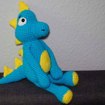 Crochet Pattern for the Dinosaur Yellblue!