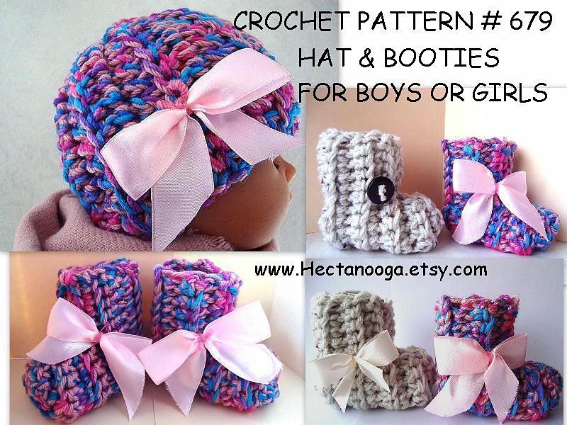 679 HAT AND BOOTIES SET