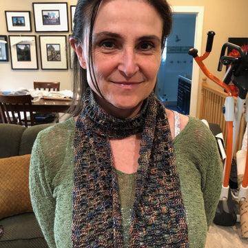 LIGHTWEIGHT SILK TRELLIS SCARF